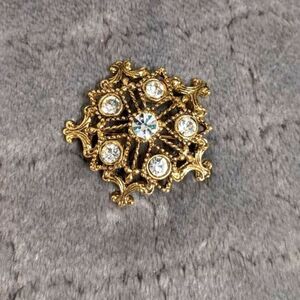 Vintage Goldtone & Rhinestone Crest Brooche